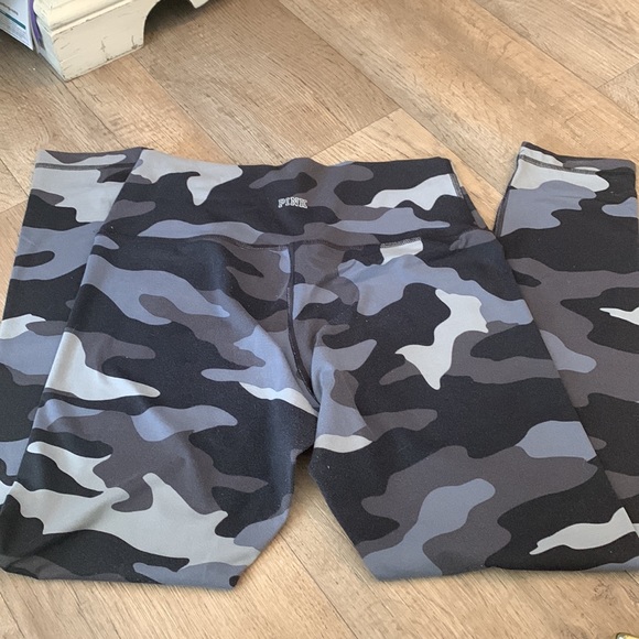 PINK Black/Grey Camo Stretch Leggings GUC L - Picture 3 of 7